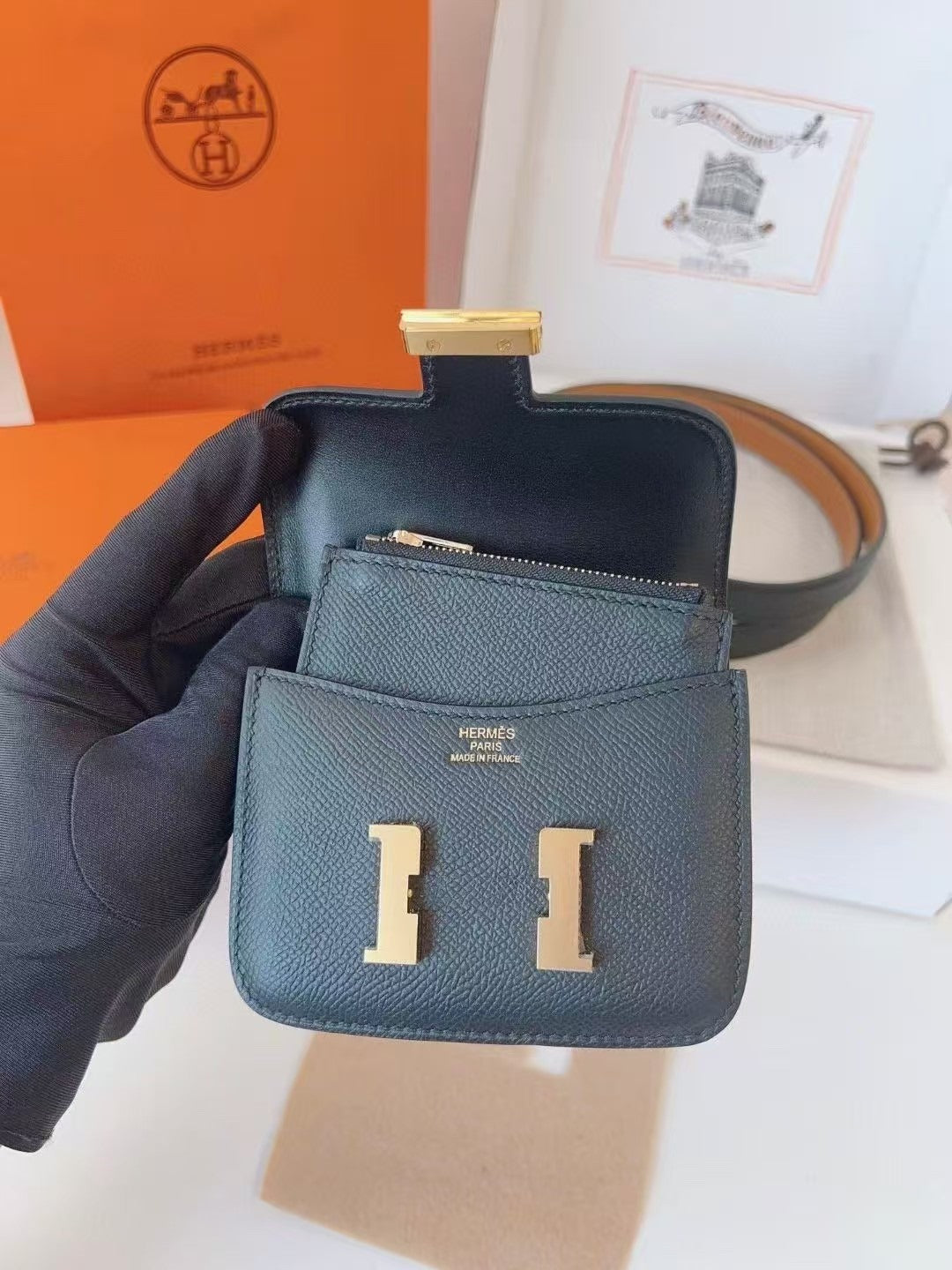 HM KELLY CONSTANCE SLIM WALLET BELT IN BLACK CALFSKIN GOLD HARDWARE