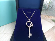 MINI KEY OLIVE LEAF NECKLACE DIAMOND