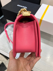 BOY BAG MEDIUM 25 RED CAVIAR GOLD HARDWARE
