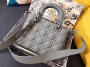 MEDIUM LADY 20 BAG IN GREY CALFSKIN