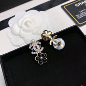 CHANEL 26S DOUBLE C LOGO CRYSTAL & BLACK FLOWER DROP EARRINGS IN GOLD METAL 633331