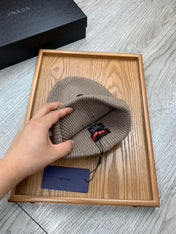 BEANIE HAT IN MEDIUM BROWN WOOL 431354