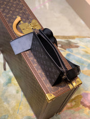 ANPHA WEARABLE WALLET 18 IN BLACK MONOGRAM ECLIPSE REVERSE CALFSKIN