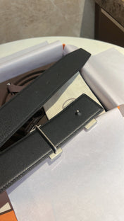 HM CONSTANCE BELT BUCKLE & REVERSIBLE BLACK LEATHER STRAP 42MM