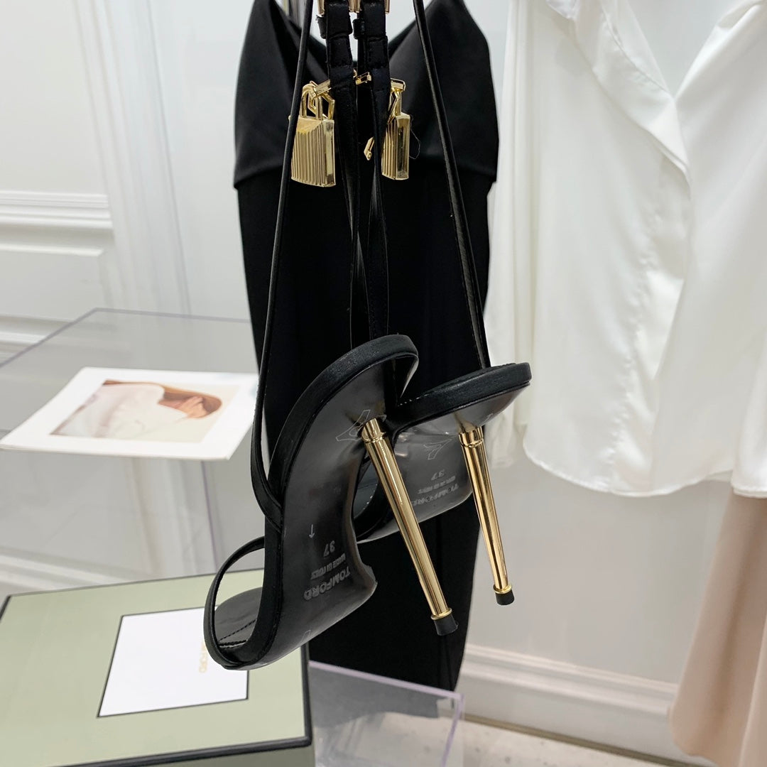 TOM FORD 26S GOLD BUCKLE HEELS 105 MM IN BLACK LAMBSKIN