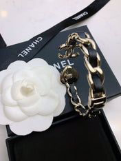 CHANEL 26S DOUBLE C LOGO BAROQUE PEARL LEATHER CHAIN BRACELET IN GOLD METAL 630841