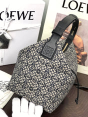 LOE CUBI 21 BAG IN WHITE MIX BLACK ANAGRAM JACQUARD