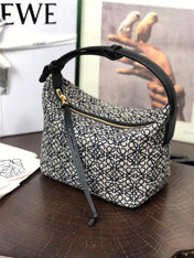 LOE CUBI 21 BAG IN WHITE MIX BLACK ANAGRAM JACQUARD