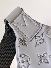 LV 25S DISCOVERY BUMBAG 44 IN TAUPE GRAY EMBOSSED MONOGRAM ECLIPSE CALFSKIN