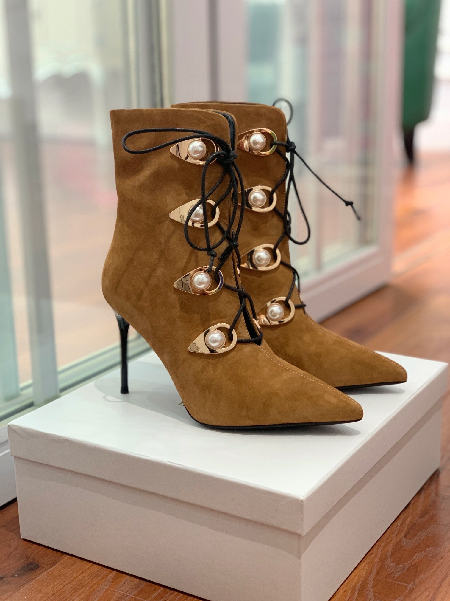 BALMAIN 26S BOOT 95 MM IN BROWN SUEDE PEARL BUTTON