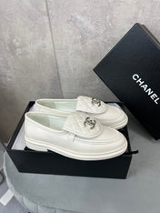 CHANEL 26S LOAFERS IN WHITE QUILTED CALFSKIN WITH CC LOGO