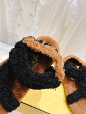 FENDI DAD SANDAL IN BLACK MIX CINNAMON BROWN FLEECE