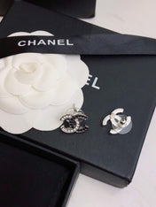 CHANEL 26S DOUBLE C LOGO BLACK CRYSTAL PAVE STUD EARRINGS IN SILVER METAL 633228