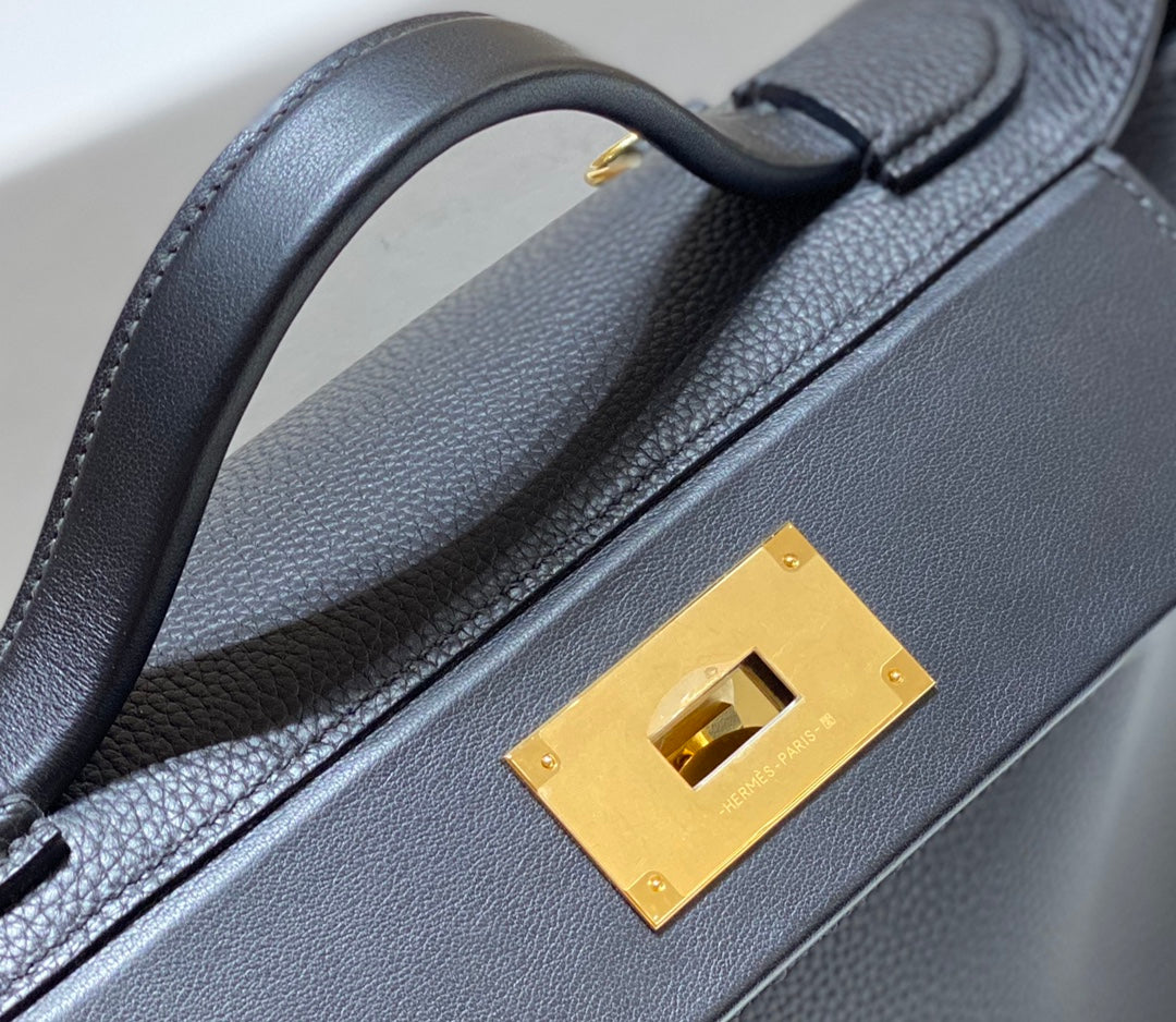 HM 26S 24/24 29MM IN BLACK EVERCOLOR CALFSKIN GOLD KELLY BUCKLE