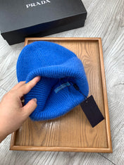 BEANIE HAT IN COBALT BLUE WOOL 108752