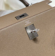 KELLY 28CM IN ETOUPE EPSOM CALFSKIN SLIVER HARDWARE
