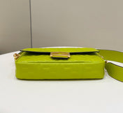 BAGUETTE WITH FF MOTIF 27 IN LIMERICK SOFT LAMBSKIN GOLD HARDWARE