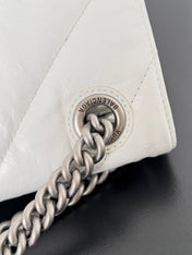 CRUSH CHAINED BAG 25 IN WHITE QUILTED CRUSHED CALFSKIN SILVER HARDWARE