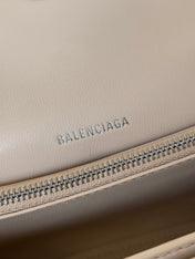 CRUSH CHAINED BAG 25 IN BEIGE QUILTED LAMBSKIN SILVER HARDWARE