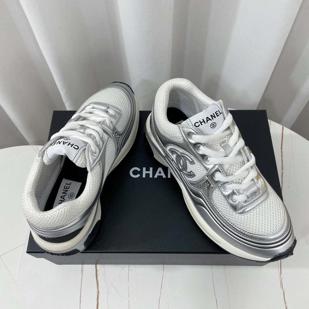 CHANEL 26S SNEAKER 35 MM IN WHITE FABRIC AND SILVER CALFSKIN LOW TOP