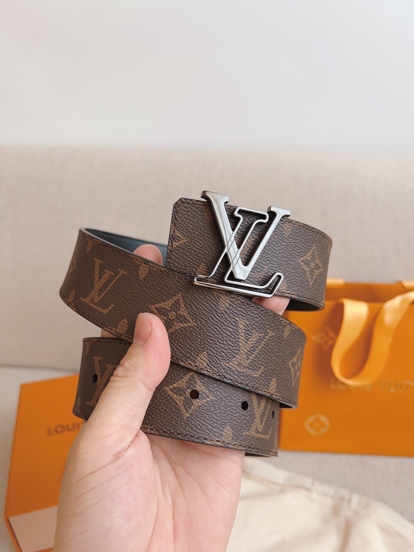 LV 25S BELT 40 MM IN BROWN CALFSKIN 593207