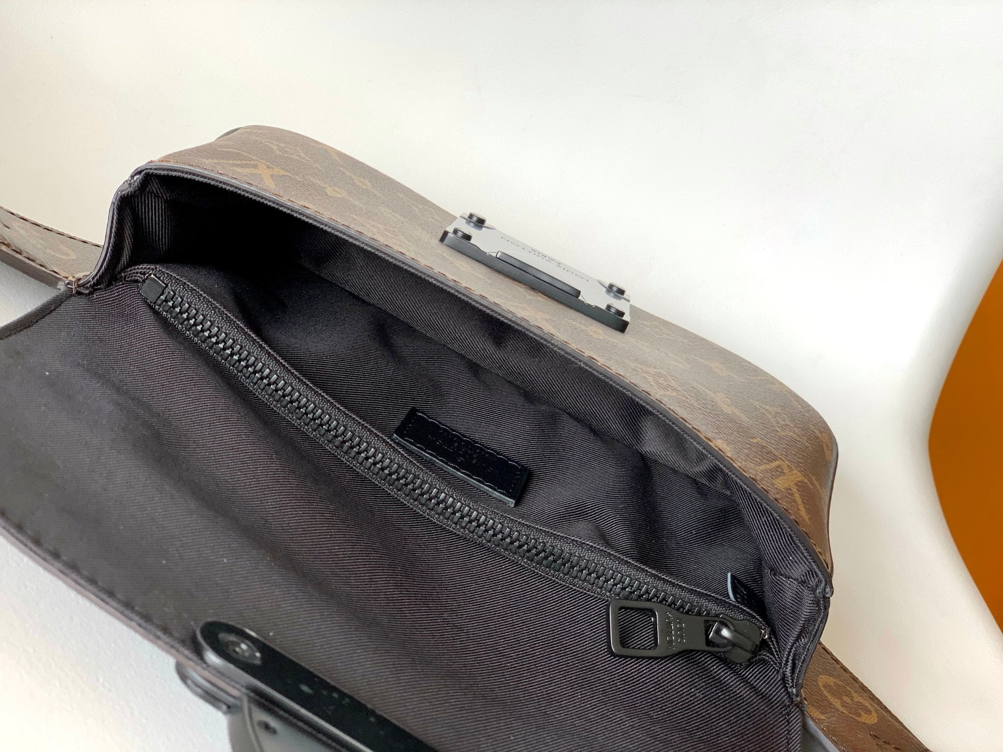 LV 25S S LOCK MESSENGER BAG 21 IN BLACK AND BROWN MONOGRAM MACASSAR CALFSKIN