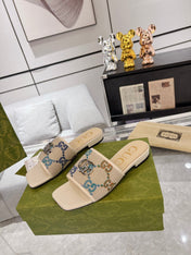 GG EXCLUSIVE SLIDE SANDAL IVORY SEDGE WITH NAVY PATTERN