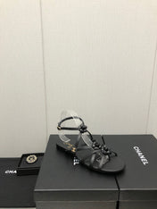 FLORAL FLAT SANDAL IN BLACK LAMBSKIN