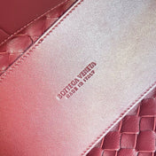 MEDIUM ANDIAMO 32 IN BURGUNDY LAMBSKIN