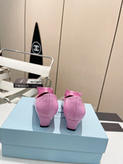 KITTEN HEEL PUMPS WITH CREATIVE SHAPE IN PINK GLOSSY LAMBSKIN