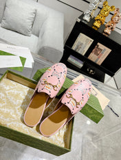 HORSEBIT SLIPPER MULE WITH CUTE CAT PRINT IN LIGHT PINK CALFSKIN