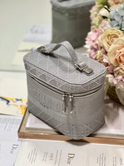SMALL 25 TRAVEL VANITY CASE WITH SHOULDER STRAP DOVE GRAY
