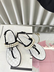CLASSIC THONG SANDALS PEARL CHAIN IN WHITE LAMBSKIN