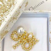 CD 26S CRYSTAL CD CHARM PEARL DROP EARRINGS IN GOLD METAL 633101