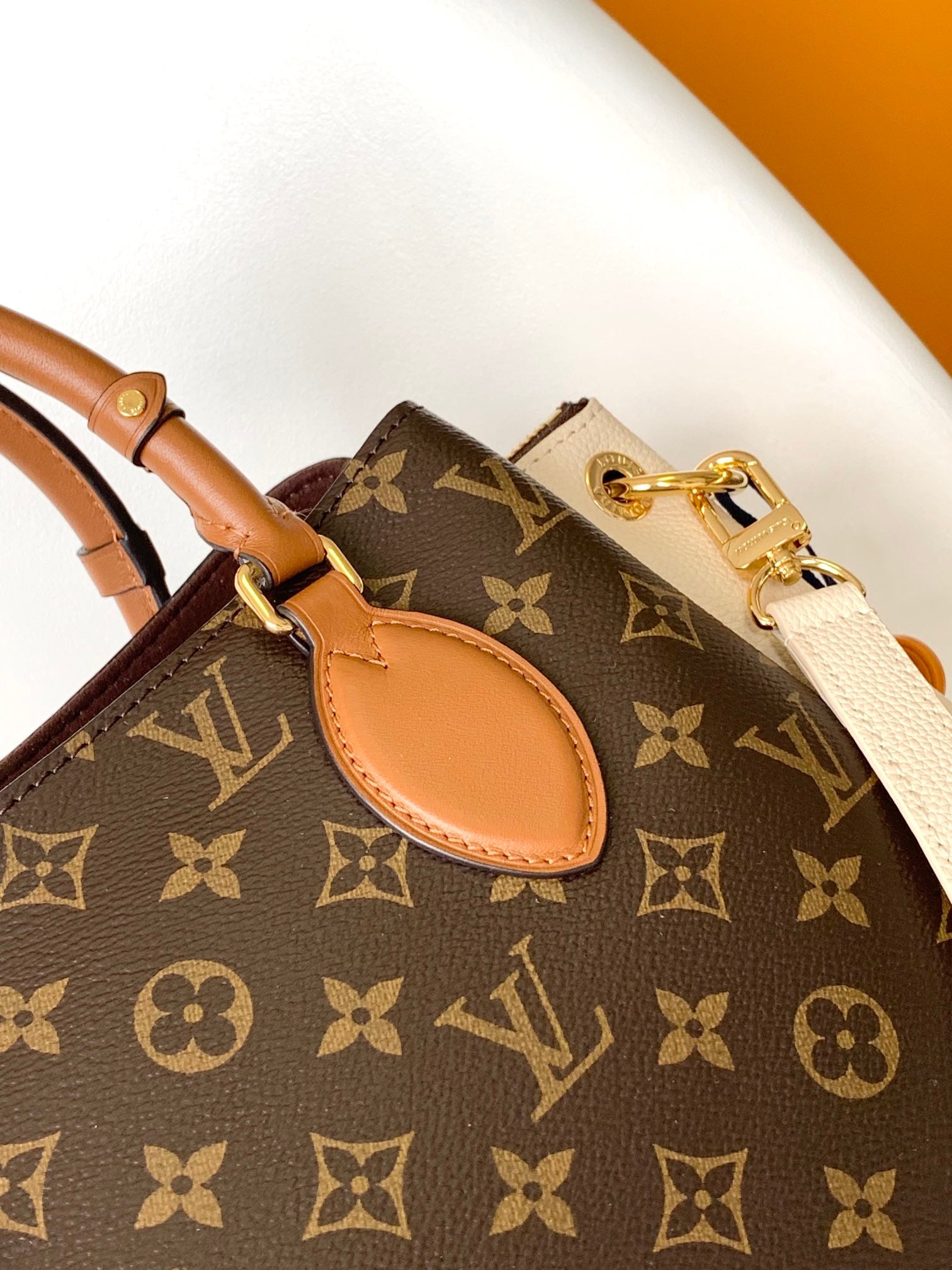 LV 25S OPÉRA MEDIUM BAG 36 IN BROWN AND CREAM MONOGRAM CALFSKIN GOLD HARDWARE