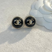 CHANEL 26S DOUBLE C LOGO ROUND WHITE RESIN STUD EARRINGS IN GOLD METAL 633347