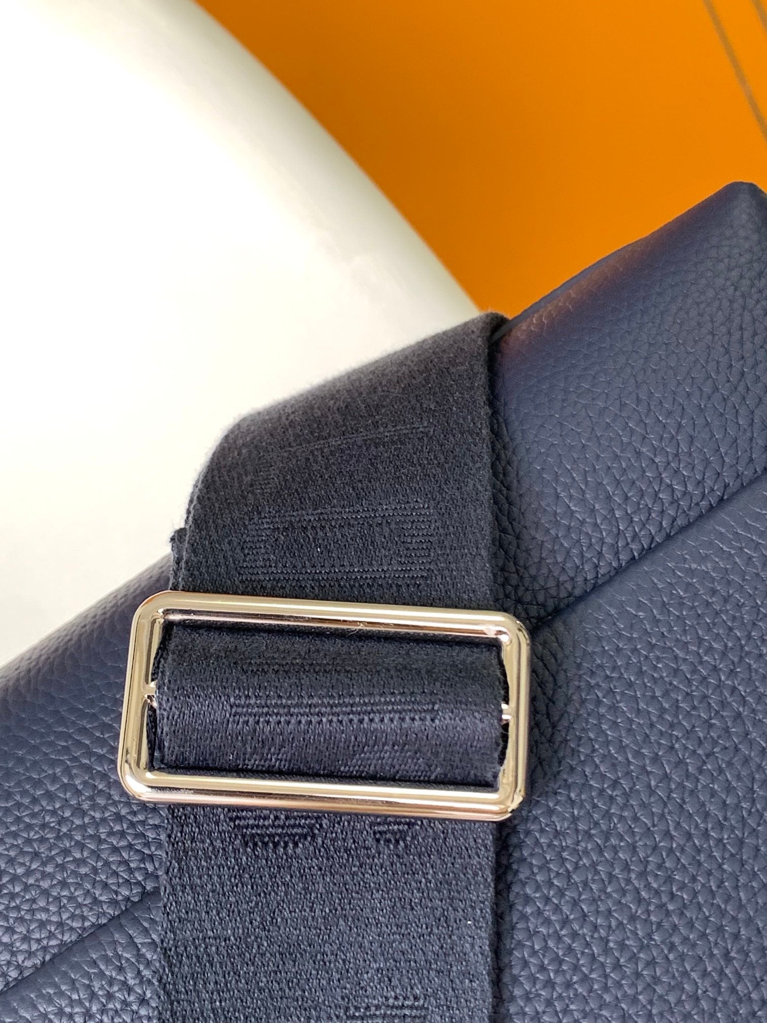 LV 25S FASTLINE MESSENGER BAG 23 IN DARK BLUE CALFSKIN