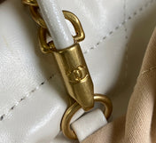 CC HOBO MINI 20CM WHITE LAMBSKIN GHW