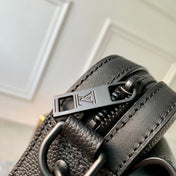 FASTLINE MESSENGER 23.5 IN DARK BROWN PATENT CALFSKIN