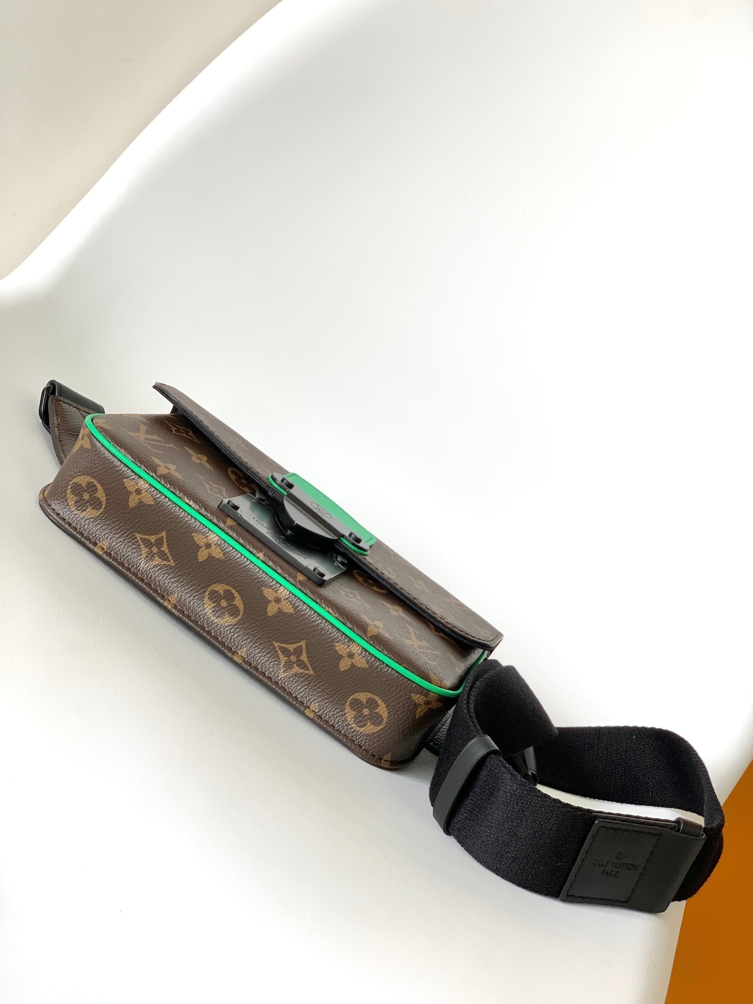 LV 25S S LOCK MESSENGER BAG 21 IN NEON JADE AND BROWN MONOGRAM MACASSAR CALFSKIN