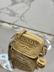 CAMERA BAG 20 IN BEIGE WOVEN RAFFIA