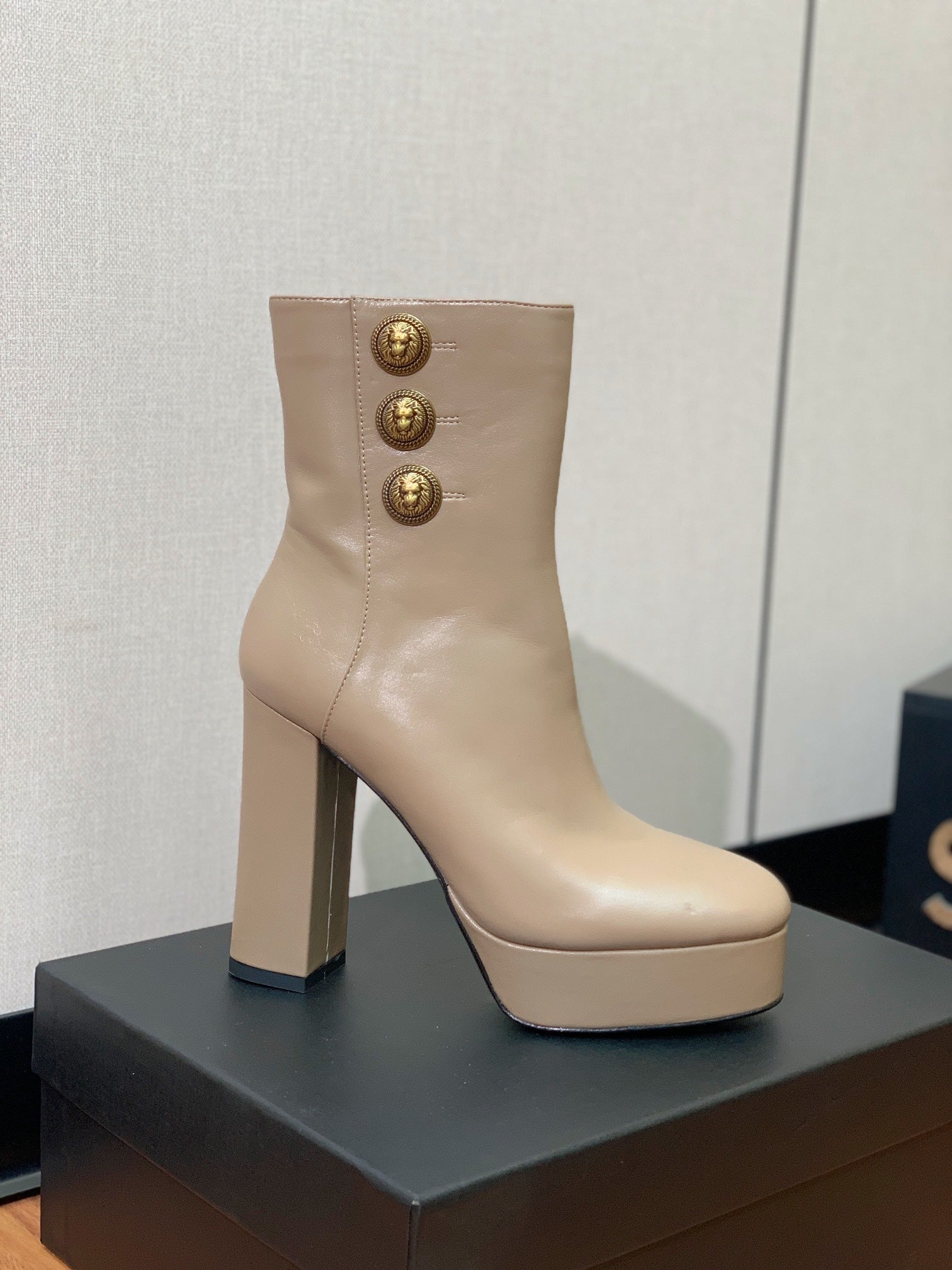 BALMAIN 26S ANKLE BOOTS 100 MM IN WARM GREY CALFSKIN