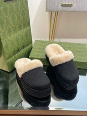 GG MOLLY MULE IN BLACK MONOGRAM JACQUARD FABRIC AND SHEARLING LINING