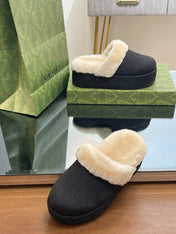 GG MOLLY MULE IN BLACK MONOGRAM JACQUARD FABRIC AND SHEARLING LINING