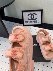 DAD SANDALS PLATFORM IN LIGHT PINK FUR