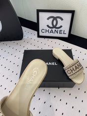 CC RHINESTONE LETTER SLIPPERS BEIGE LAMBSKIN