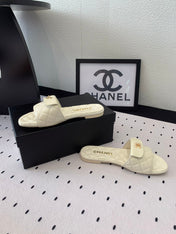 CC SLIPPERS IN WHITE CALFSKIN