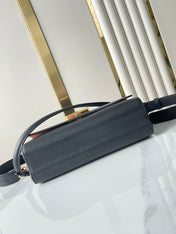 SOFT TWIST 27 IN BLACK CALFSKIN GOLD LOGO