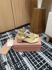 HIGH THONG SANDALS WITH WHITE STRAP IN BEIGE GLOSSY LAMBSKIN