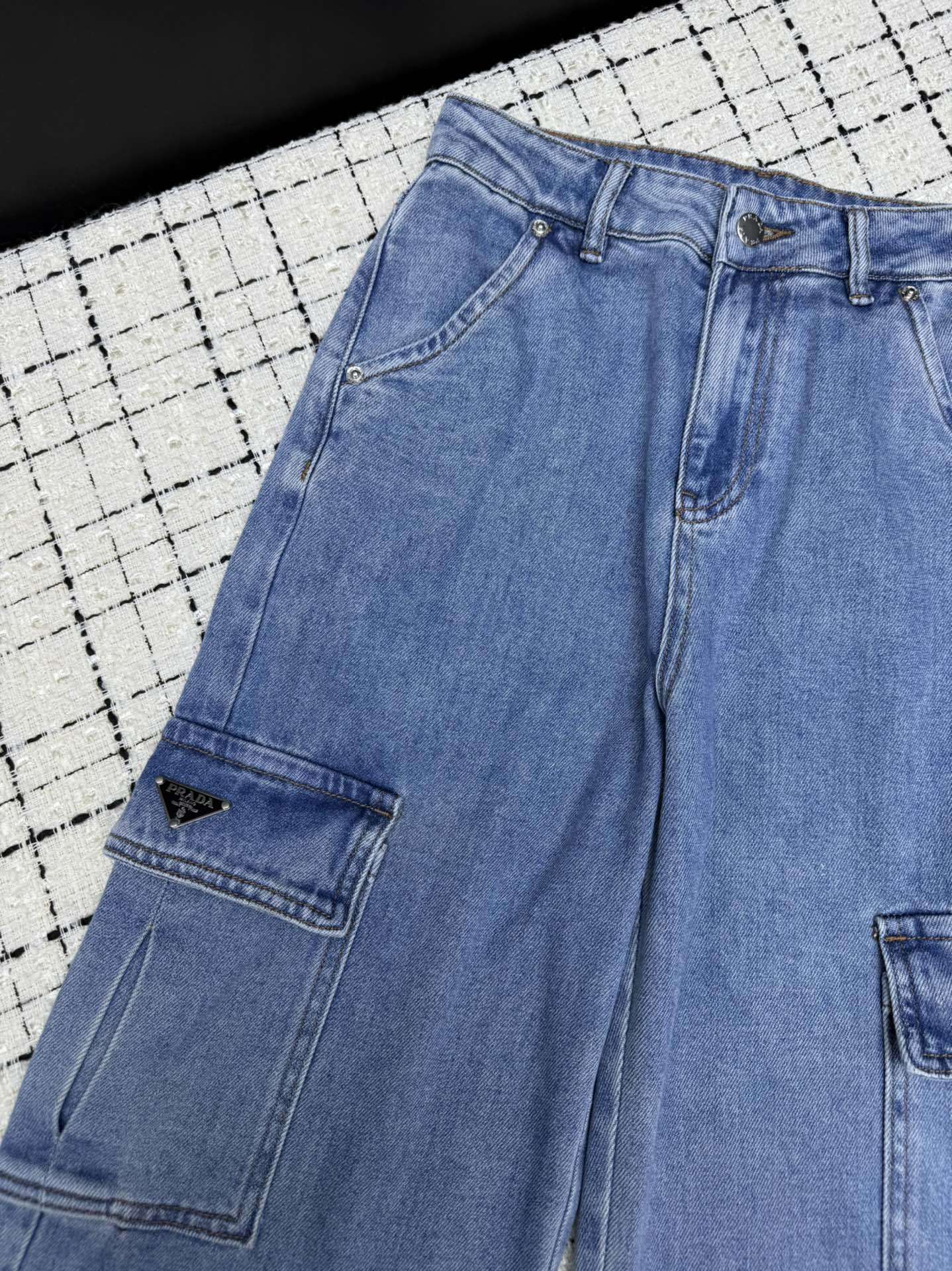 PRADA 26S CARGO JEANS 600